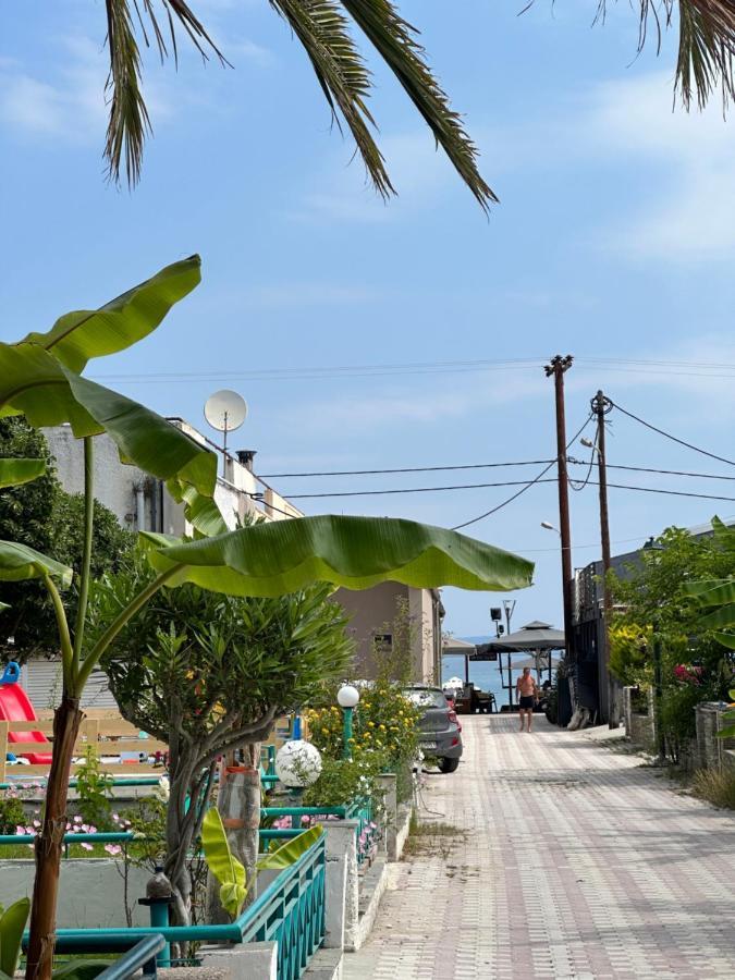 Emerald Seaside Apartment In Pefkohori Pefkochori Eksteriør bilde